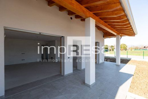 빌라 / Azzano Decimo, Pordenone