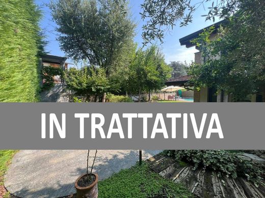 Villa a Correzzana, Monza e Brianza