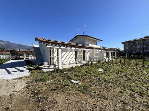 Maison mitoyenne à Massa, Provincia di Massa-Carrara