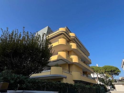 Apartment / Etagenwohnung in Riccione, Provincia di Rimini