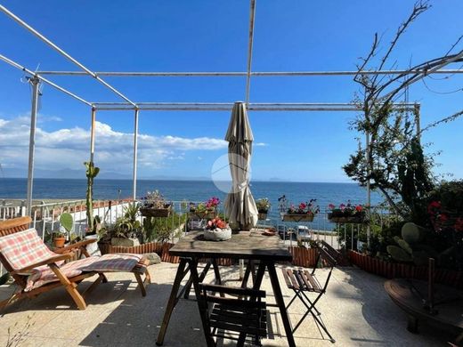 Appartamento a Napoli, Campania