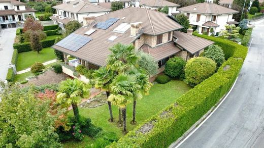 Villa en Briosco, Provincia di Monza e della Brianza