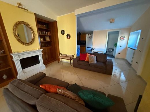 Appartamento a Nocera Inferiore, Salerno