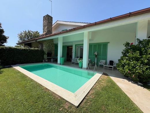 Villa in Ladispoli, Rome