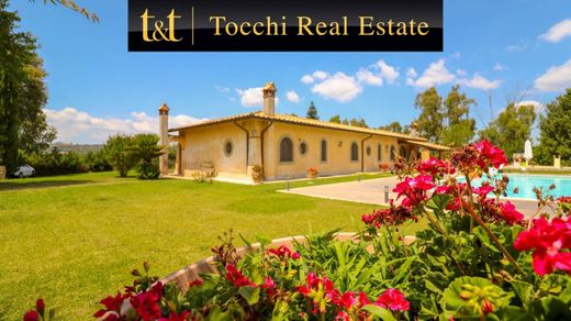 Villa in Trevignano Romano, Rome