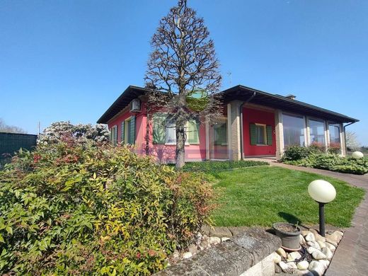 Villa in Tornata, Provincia di Cremona