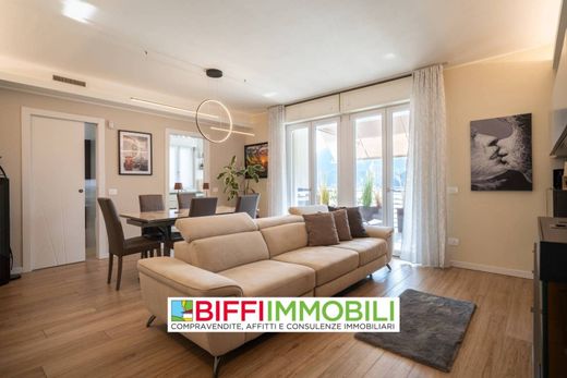 Appartement à Lecco, Provincia di Lecco