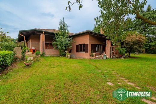 Villa in Vizzolo Predabissi, Milan