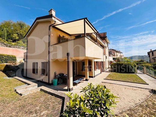 Apartment in Casalecchio di Reno, Bologna