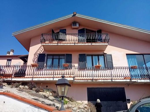 Podenzana, Provincia di Massa-Carraraのヴィラ