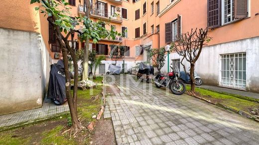 Apartment in Rome, Latium