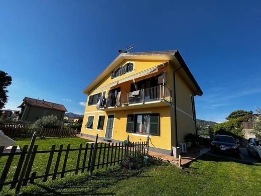 Villa - Bolano, Provincia di La Spezia