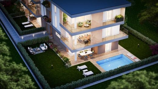 펜트하우스 / Biassono, Provincia di Monza e della Brianza