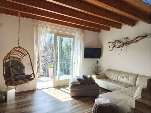ﻓﻴﻼ ﻓﻲ San Bernardino Verbano, Provincia Verbano-Cusio-Ossola