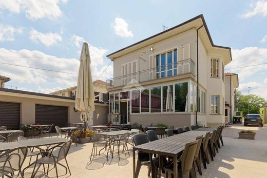 Villa a Savigliano, Cuneo