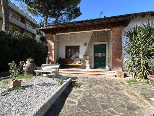 Luxury home in Campi Bisenzio, Florence