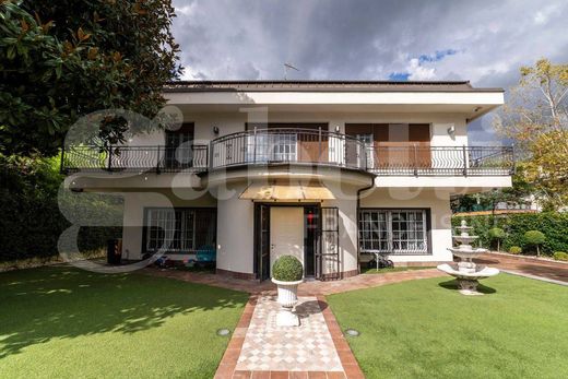 Βίλα σε Trezzano sul Naviglio, Città metropolitana di Milano