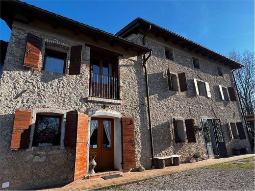 Country House in Nervesa della Battaglia, Provincia di Treviso