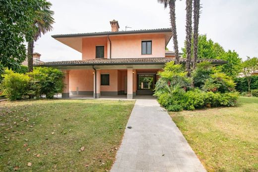 Villa in Noviglio, Milan