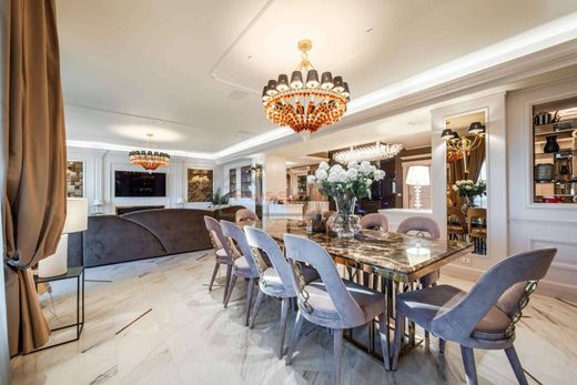 아파트 / 밀라노, Città metropolitana di Milano