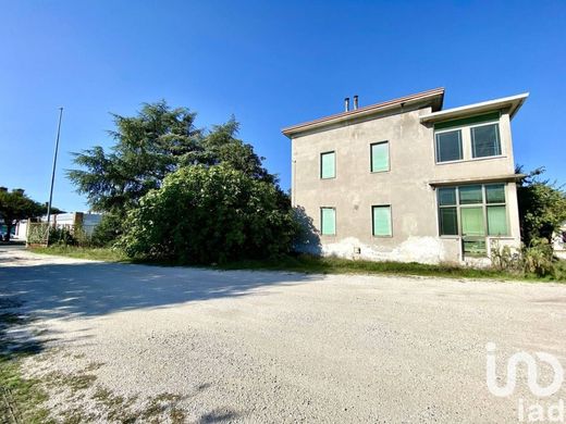 Villa in Montichiari, Provincia di Brescia