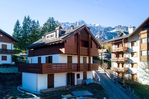 Villa in Cortina d'Ampezzo, Provincia di Belluno