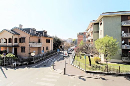 Casa di lusso a Cernusco sul Naviglio, Milano