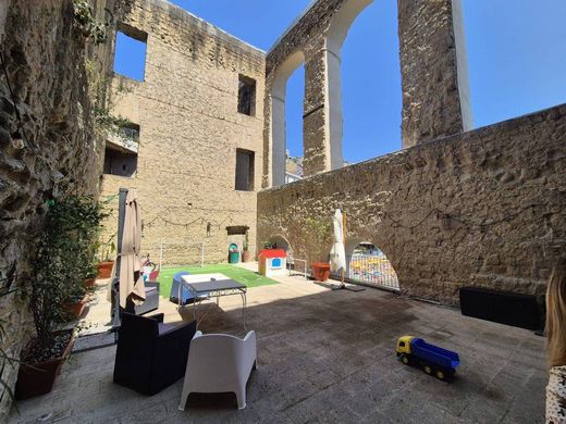 ナポリ, Napoliのアパートメント