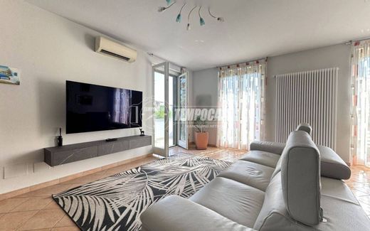 Villa a Sedriano, Milano