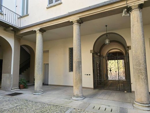 Apartment / Etagenwohnung in Pavia, Provincia di Pavia