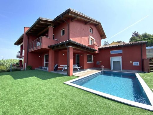 Villa - Alba, Provincia di Cuneo