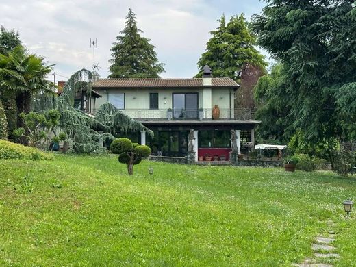 Villa in Alseno, Provincia di Piacenza