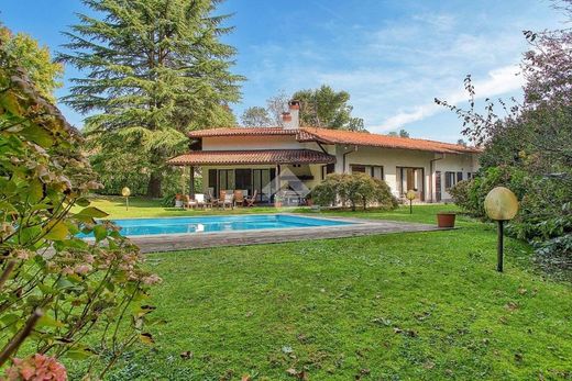 Villa Luvinate, Varese ilçesinde
