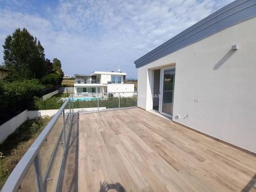 Villa a Moniga del Garda, Brescia