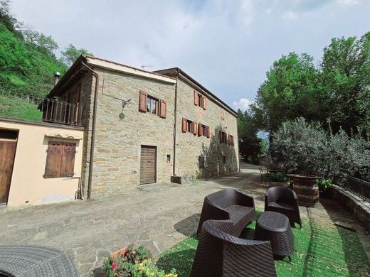 Country House in Loro Ciuffenna, Province of Arezzo
