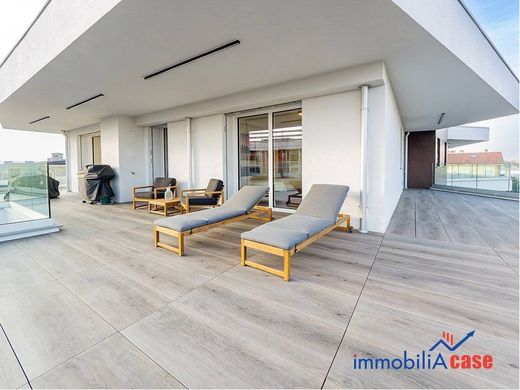 Penthouse in Bovisio-Masciago, Province of Monza and Brianza