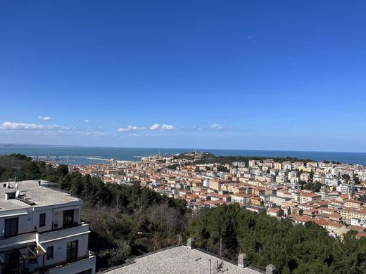 Penthouse Ancona, Ancona ilçesinde