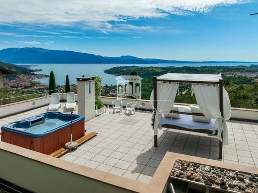 别墅  Salò, 布雷西亚省