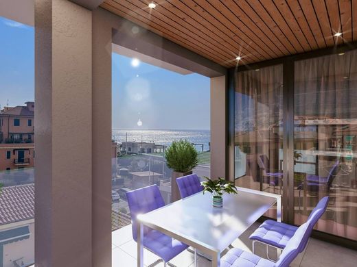 Appartamento a Pietra Ligure, Savona