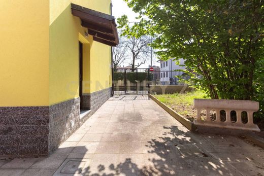 Rho, Città metropolitana di Milanoのヴィラ