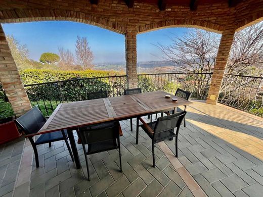 Villa a Castel San Pietro Terme, Bologna