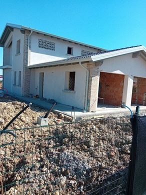 Villa in Cavriago, Provincia di Reggio Emilia