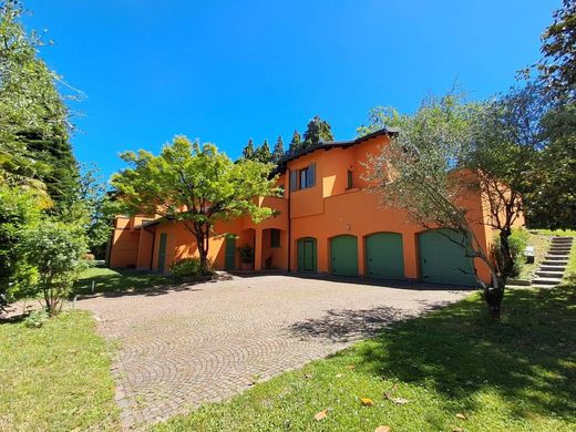 Villa in Bodio Lomnago, Provincia di Varese
