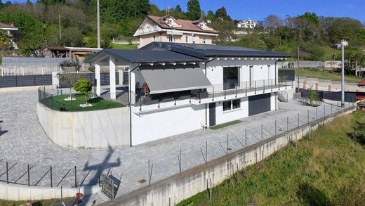 Villa in Bra, Provincia di Cuneo