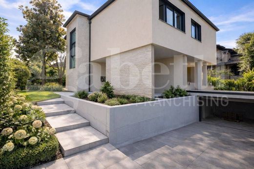 Villa in Modena, Provincia di Modena