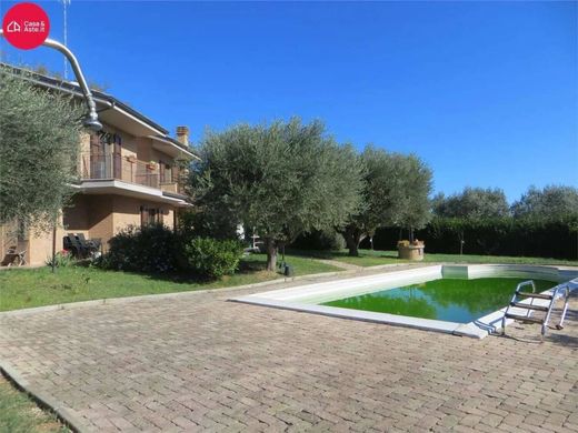 Villa in Civitanova Marche, Provincia di Macerata