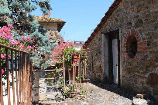 Casa di lusso a Rufina, Firenze