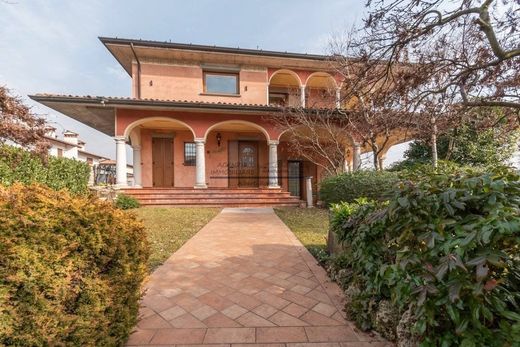 Villa in Provaglio d'Iseo, Provincia di Brescia