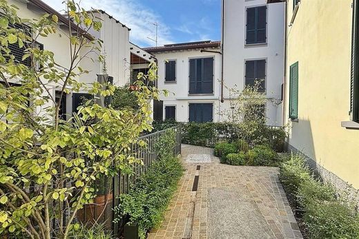 ‏דירה ב  Vimercate, Provincia di Monza e della Brianza