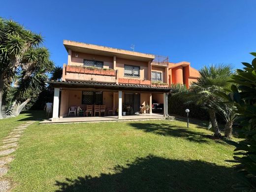 Villa in Rome, Latium